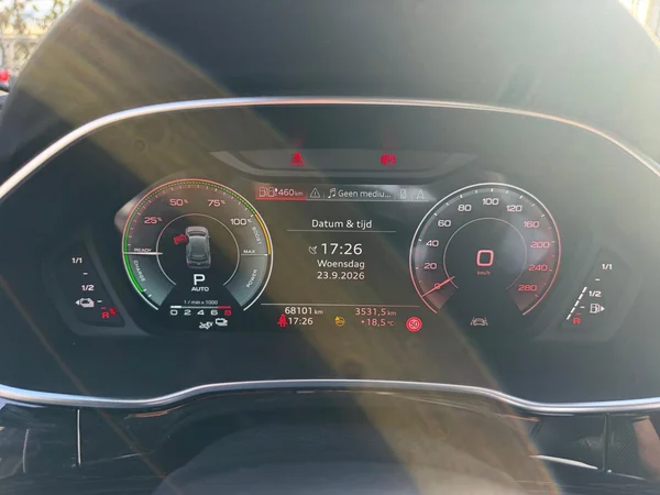 AUDI Q3 PHEV (2024) — foto 14 van 21