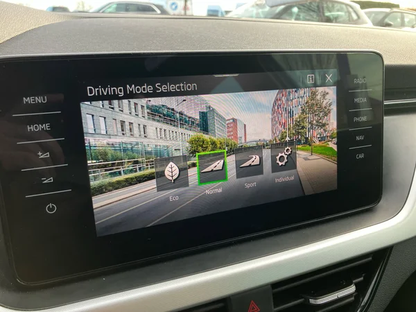 SKODA Scala (2024) — foto 17 van 25