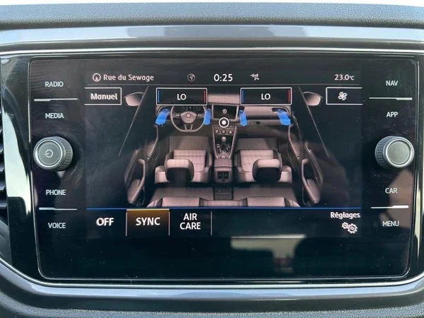 VOLKSWAGEN T-Roc (2019) — foto 11 van 28