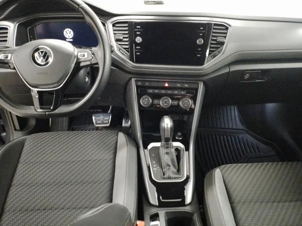 VOLKSWAGEN T-Roc Cabriolet (2020) — foto 2 van 23