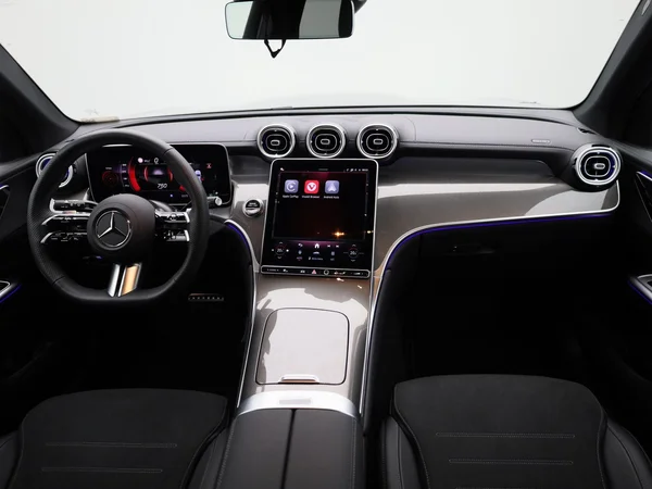 Mercedes-Benz GLC (2025) — foto 37 van 48