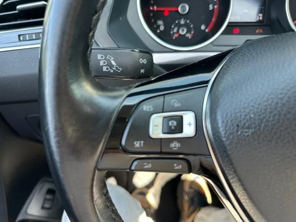 VOLKSWAGEN Tiguan Allspace Dsl (2021) — foto 15 van 23