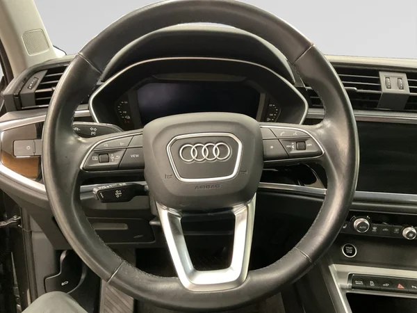 AUDI Q3 PHEV (2022) — foto 6 van 24