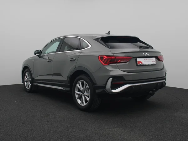 AUDI Q3 Sportback (2025) — foto 12 van 16