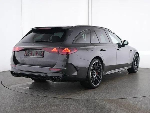 Mercedes-Benz E-Klasse (2025) — foto 3 van 10