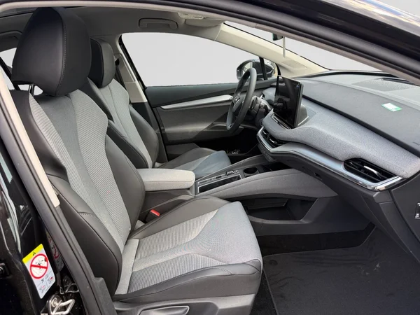 SKODA Enyaq Coupé (2025) — foto 4 van 15