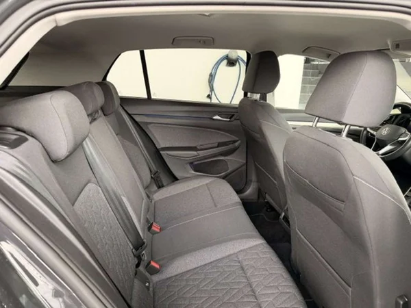 Volkswagen Golf (2024) — foto 2 van 23