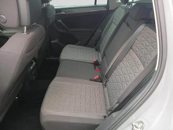 VOLKSWAGEN Tiguan Dsl (2020) — foto 6 van 19