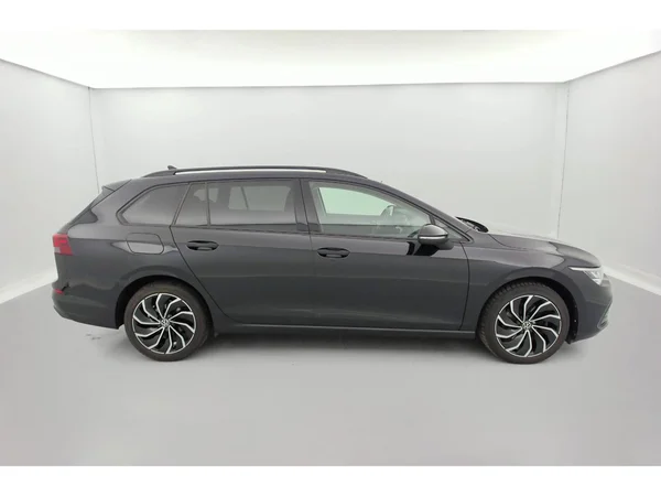 VOLKSWAGEN Golf Variant VIII (2021) — foto 22 van 36