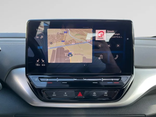 VOLKSWAGEN ID.4 (2023) — foto 2 van 22