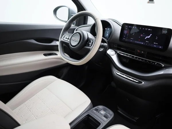 Fiat 500e (2023) — foto 39 van 39