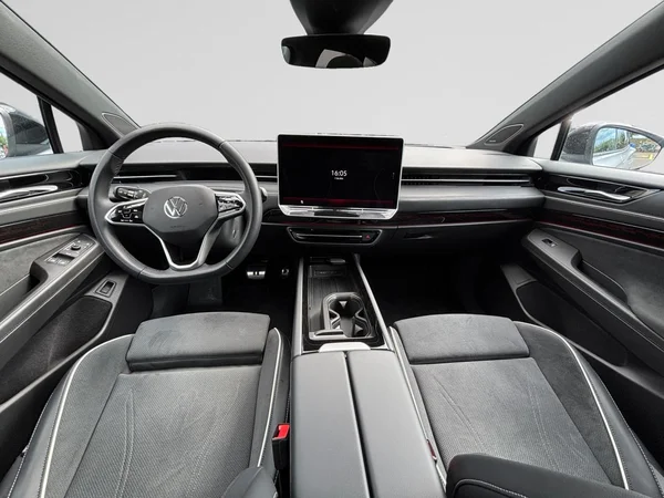 VOLKSWAGEN ID.7 Tourer (2025) — foto 2 van 25