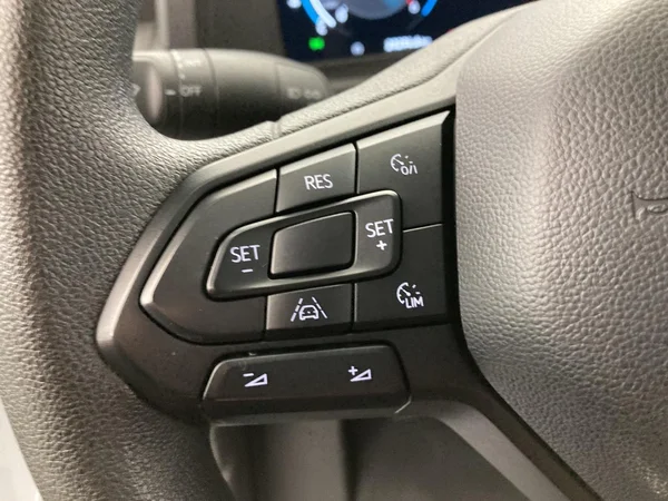 VOLKSWAGEN Transporter T7 30 Fou Swb Dsl (2025) — foto 39 van 45