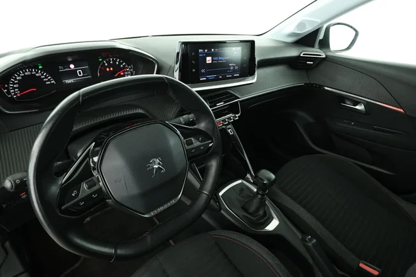 Peugeot 208 (2021) — foto 2 van 16