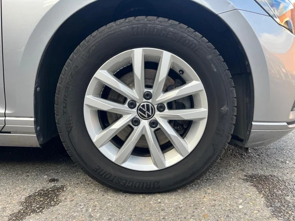 VOLKSWAGEN Passat SW (2022) — foto 14 van 21