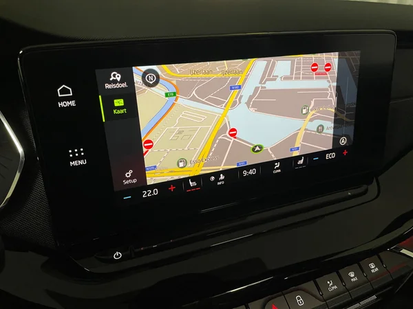 SKODA Octavia Combi (2024) — foto 15 van 15