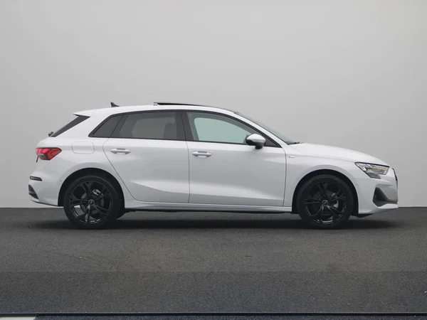 AUDI A3 Sportback (2025) — foto 10 van 12