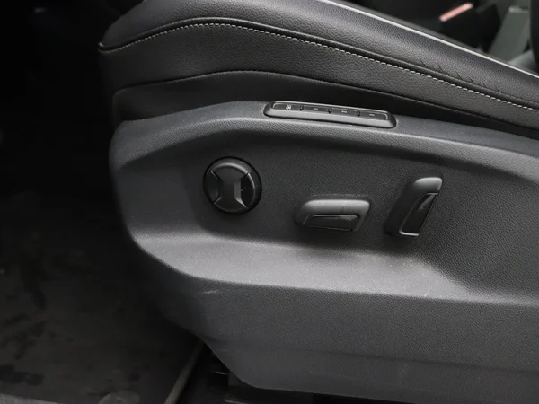 VOLKSWAGEN Tiguan (2022) — foto 24 van 26