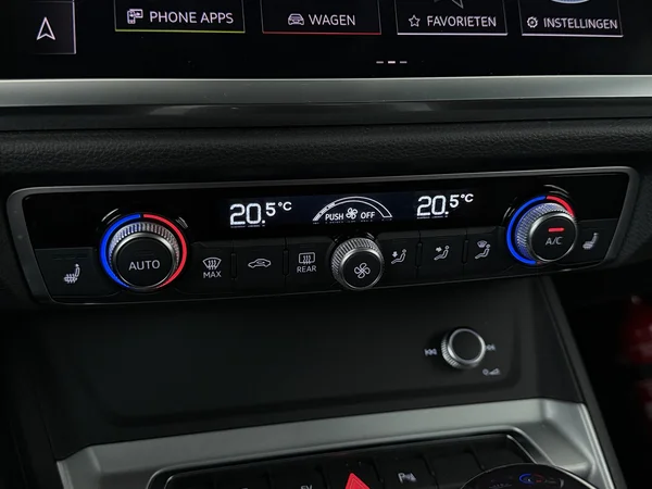 AUDI Q3 (2022) — foto 17 van 31