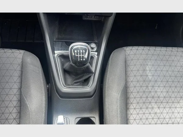 Volkswagen T-Cross (2022) — foto 14 van 23