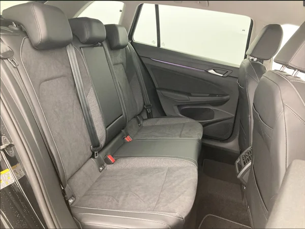 VOLKSWAGEN Golf VII SW (2026) — foto 6 van 35