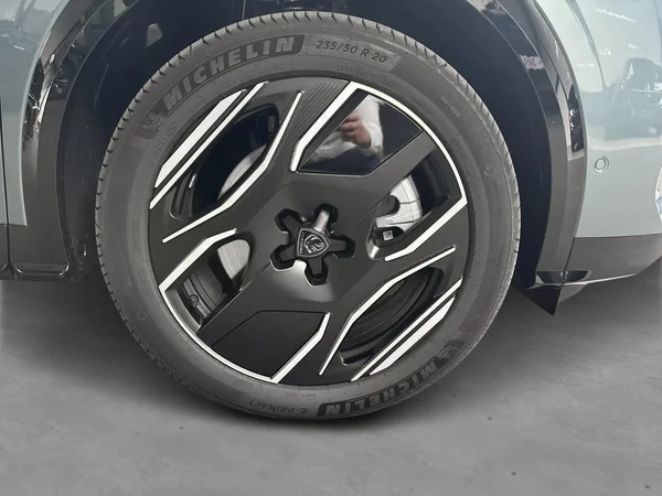 Peugeot e-5008 (2026) — foto 2 van 15