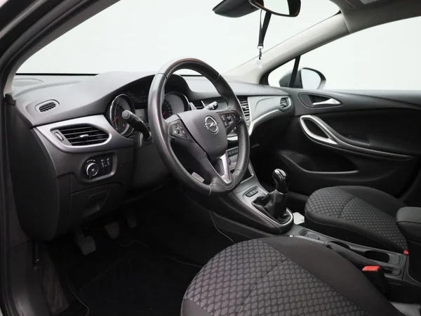 Opel Astra (2021) — foto 18 van 29