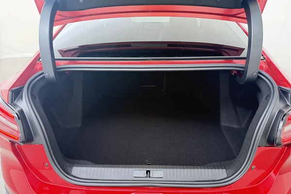 Citroen C4 X (2025) — foto 14 van 18