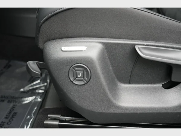 VOLKSWAGEN Tiguan (2025) — foto 2 van 31
