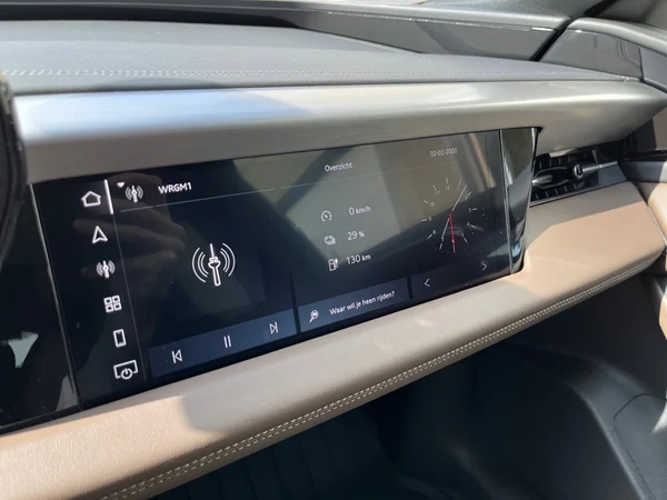 AUDI A6 Sportback e-tron (2025) — foto 5 van 16