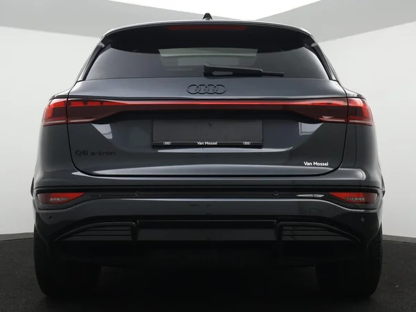 AUDI Q6 e-tron (2026) — foto 6 van 33